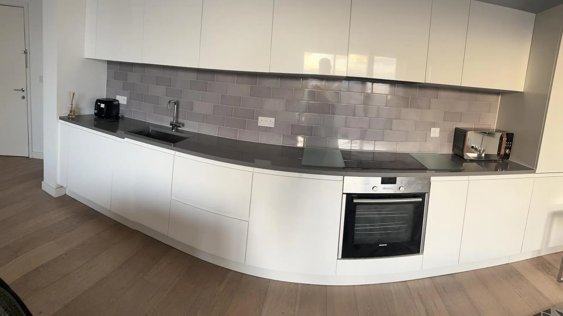 Docklands Stunning 2 Bed Apartment London