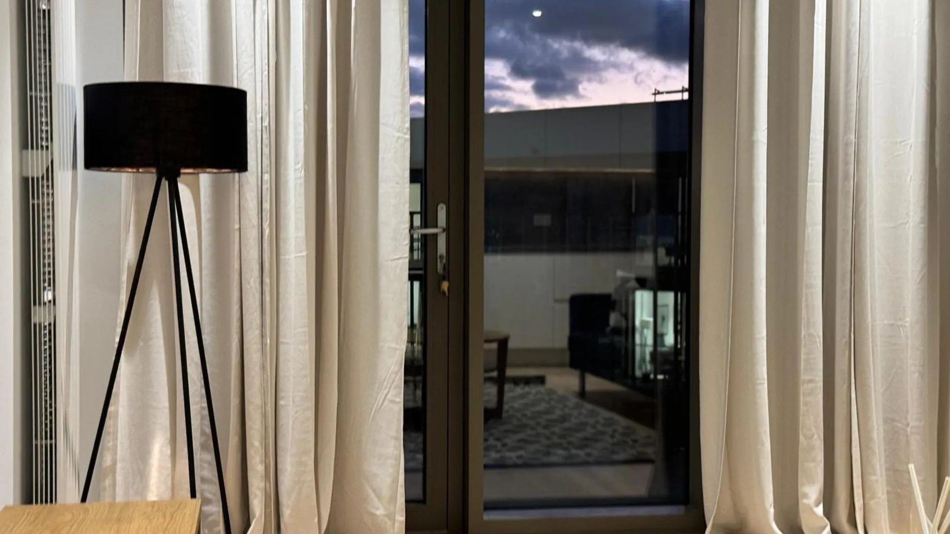 Docklands Stunning 2 Bed Apartment London